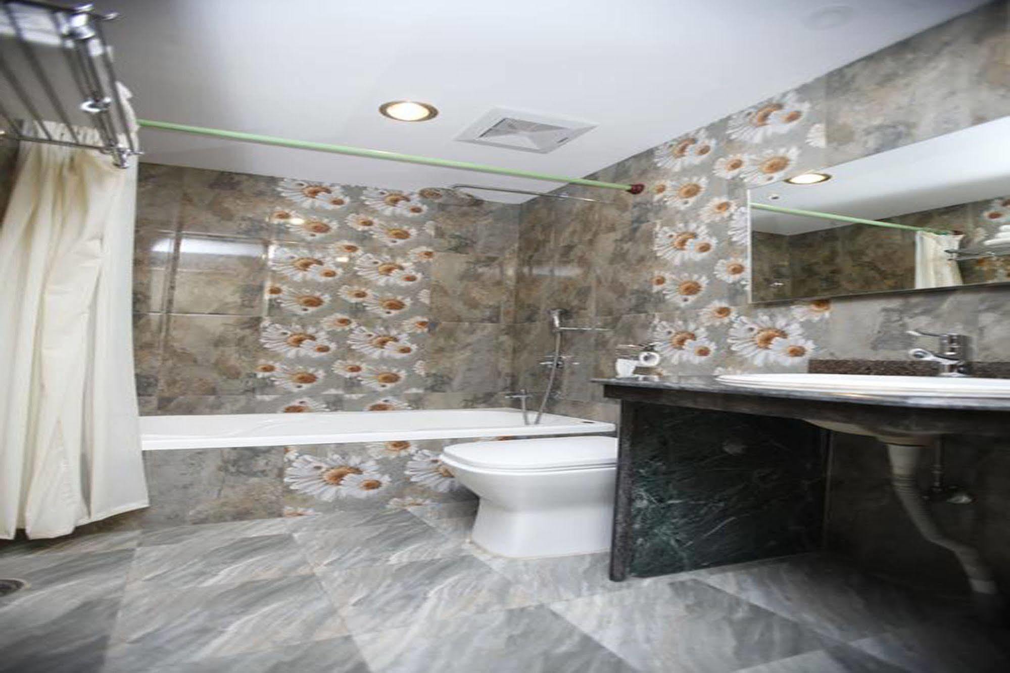 Hotel Dandelion Pokhara Exterior foto