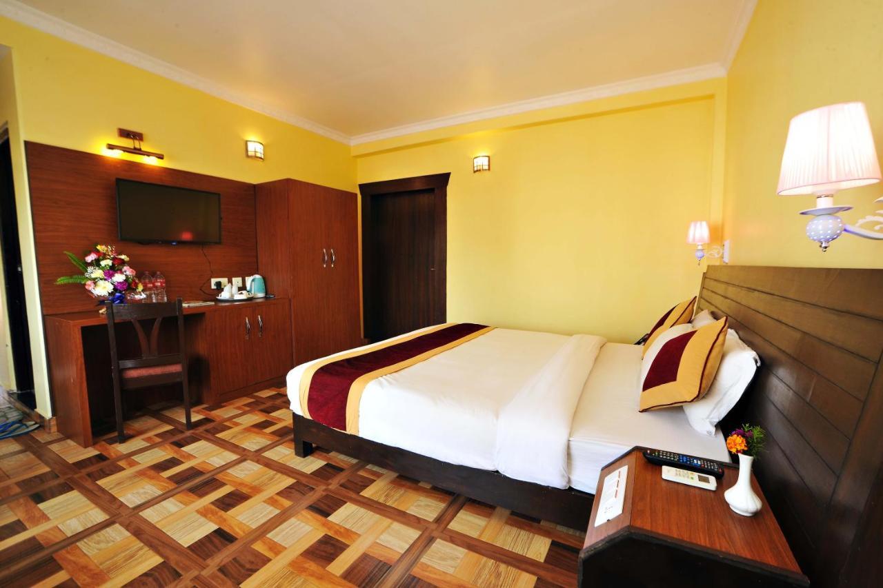 Hotel Dandelion Pokhara Exterior foto